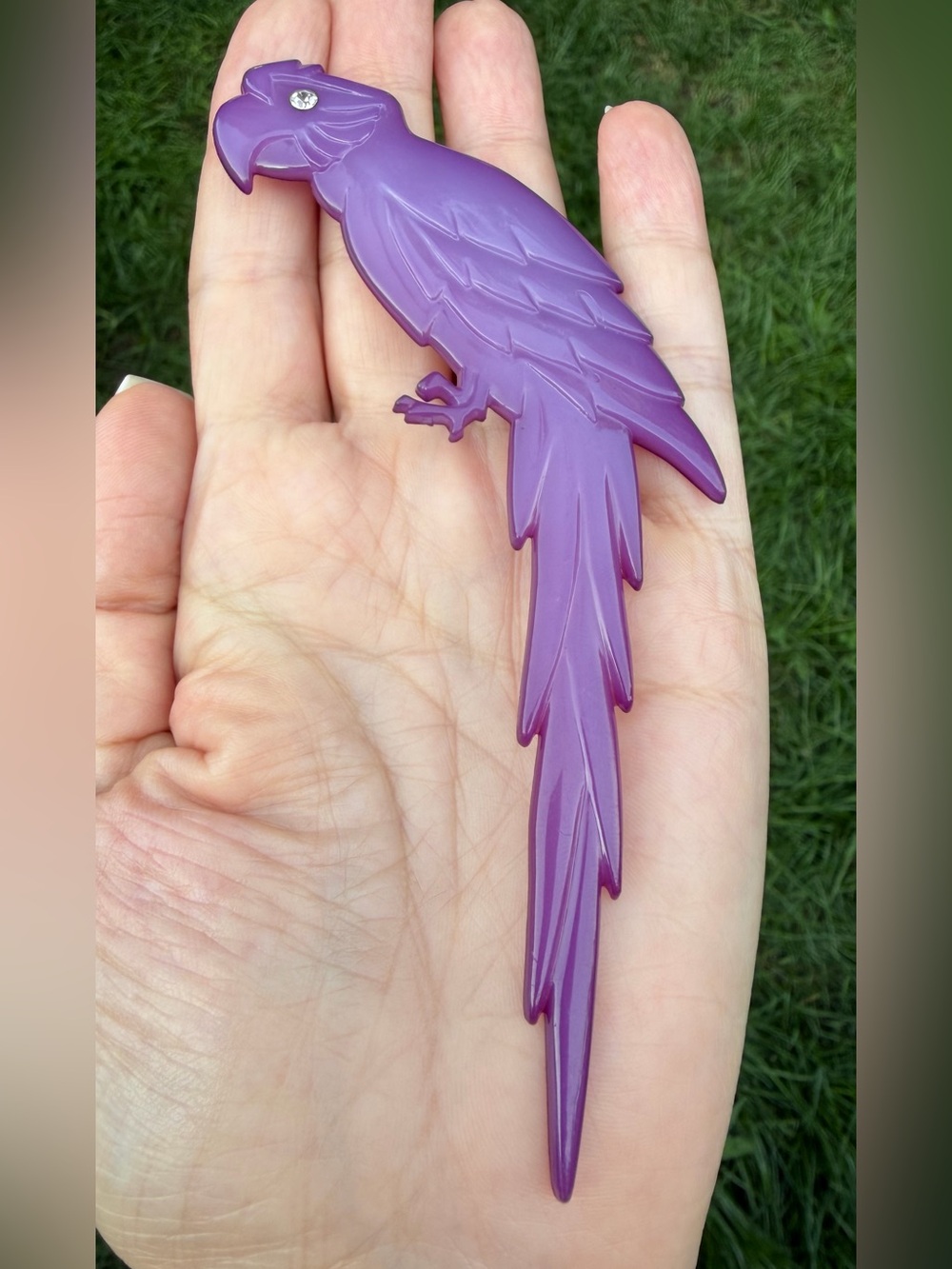 Vintage Buch Deichmann Denmark Purple Parrot Macaw Bird Plastic Brooch Pin 70s